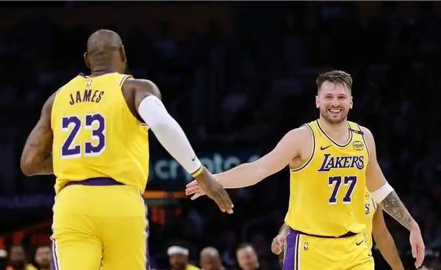 艾顿加盟能给湖人带来什么中锋已补强詹姆斯还走吗?(nba球员艾顿)
