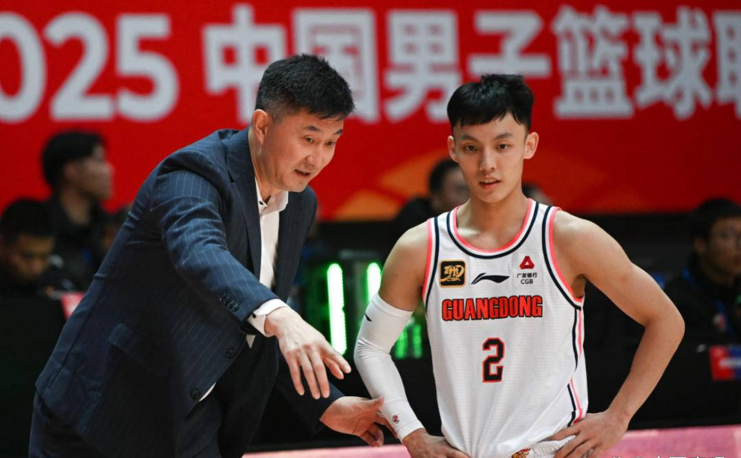 广东男篮与杜锋面临处罚，广厦外援官宣离队，孟子凯告别的简单介绍