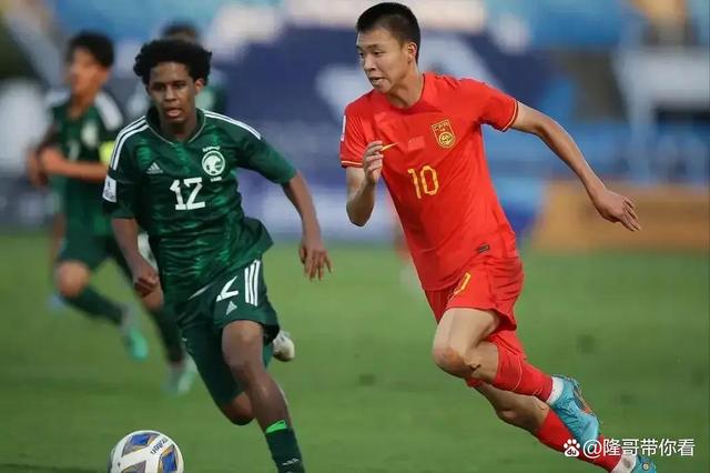 包含国足东亚杯名单：王钰栋刘诚宇在列蒯纪闻首次入选的词条