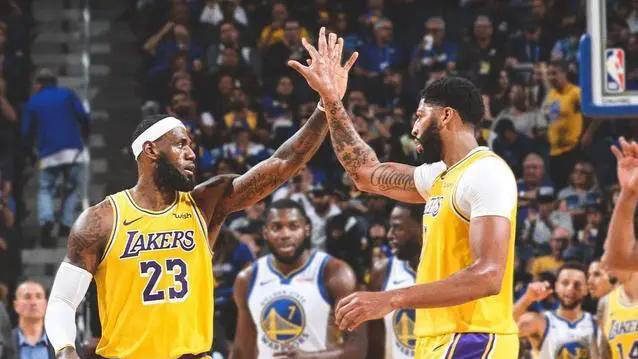 NBA交易传闻：比尔·西蒙斯提议用勒布朗·詹姆斯交换科怀·伦纳德(比尔谈西蒙斯罚球)