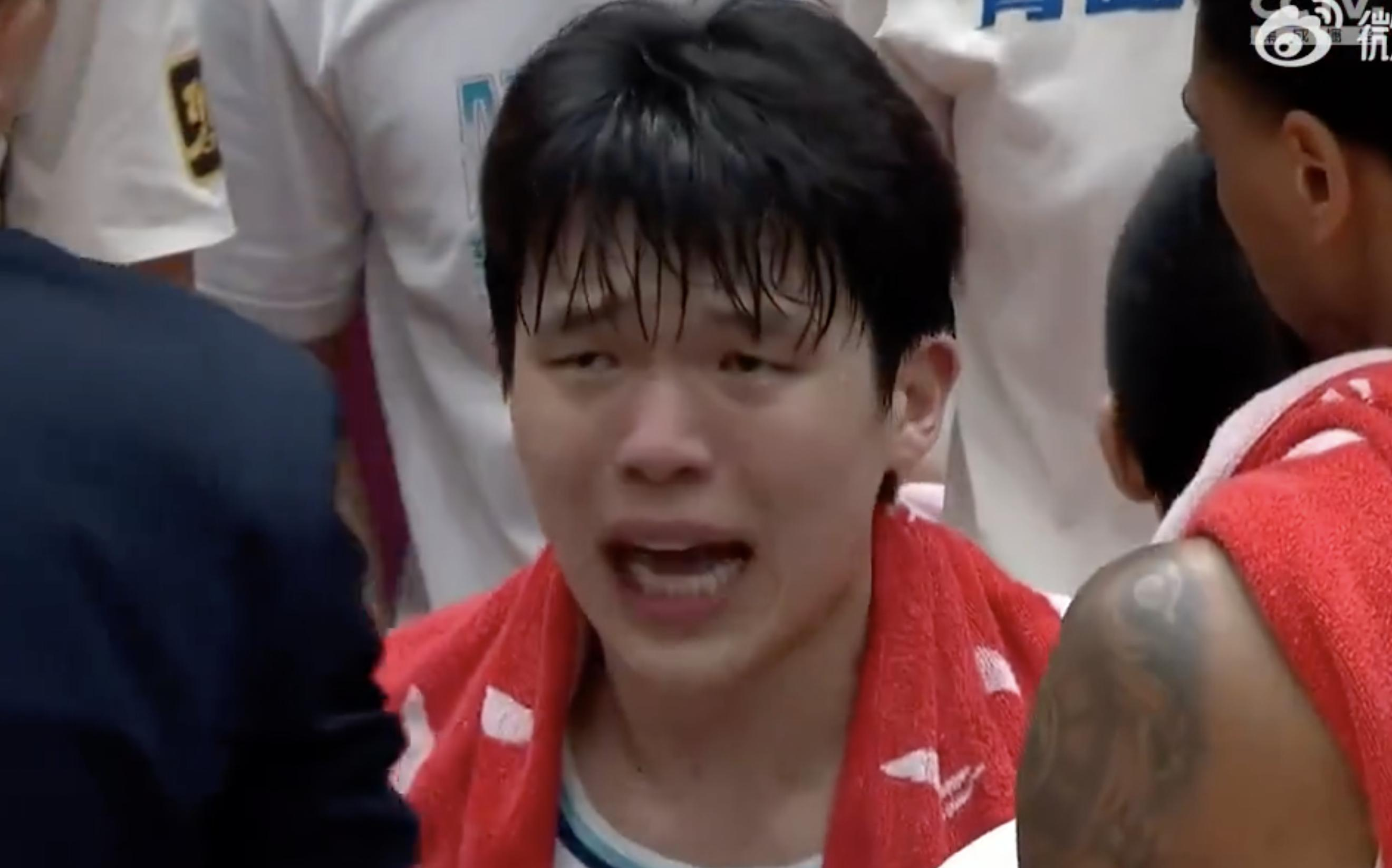 主动揽责!杨瀚森反思输球:第一次背靠背腿不听使唤了(杨瀚森nba选秀预测2025)