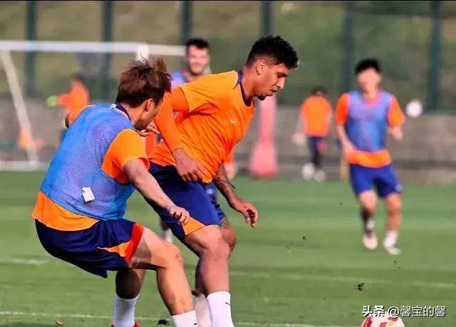 2届亚冠冠军教头因病回国！韩鹏一箭双雕，带队热身5:2取胜(历届亚冠冠军分布图)
