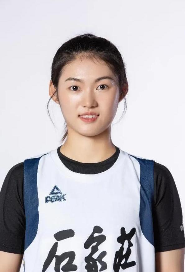 小鬼当家！杨舒予扮演后场核心翟若云+罗欣棫太惊艳(杨清柠和毛宸宸为什么分手)